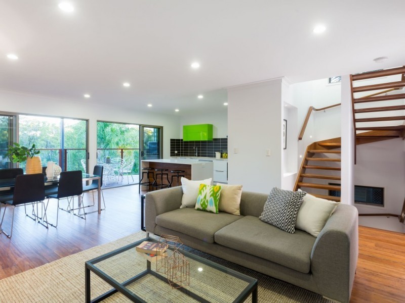 25 Bodalla Street, Norman Park QLD 4170