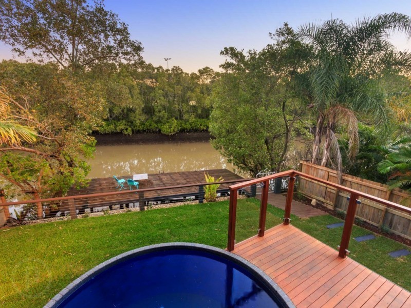 25 Bodalla Street, Norman Park QLD 4170