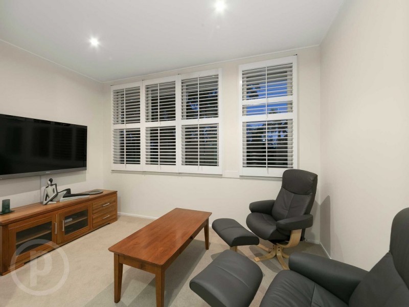 243 Swann Road, Taringa QLD 4068