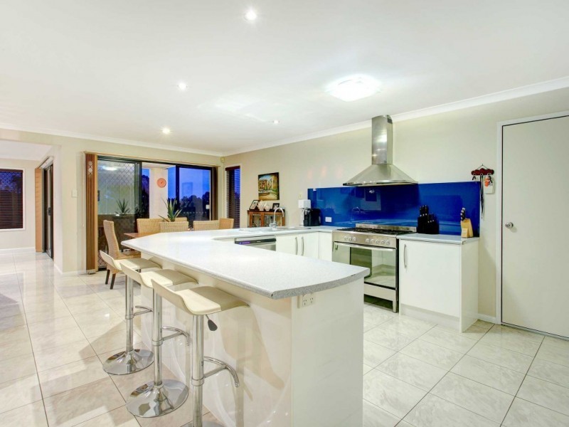 22 Gleneagles Crescent, Oxley QLD 4075