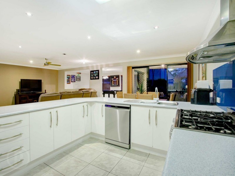 22 Gleneagles Crescent, Oxley QLD 4075