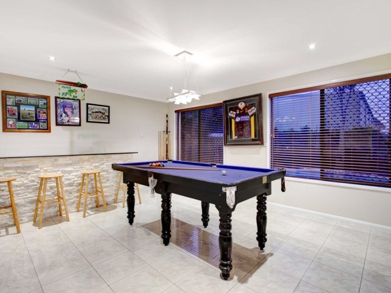 22 Gleneagles Crescent, Oxley QLD 4075