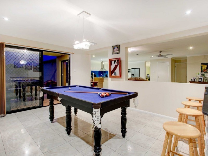 22 Gleneagles Crescent, Oxley QLD 4075