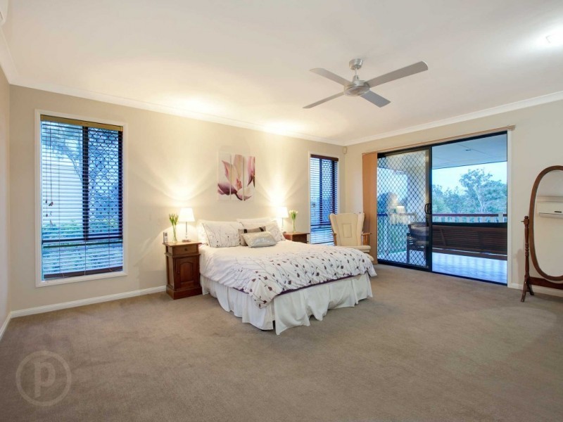 22 Gleneagles Crescent, Oxley QLD 4075