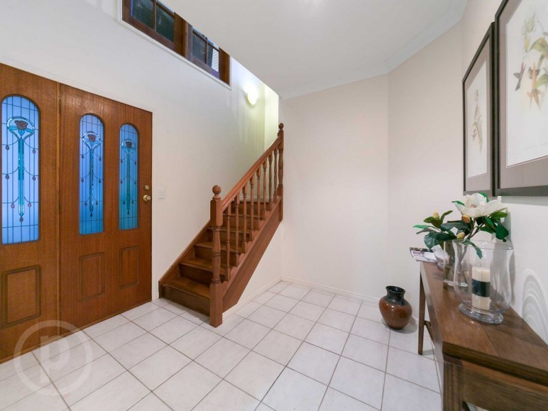 27 Churchill Street, Graceville QLD 4075