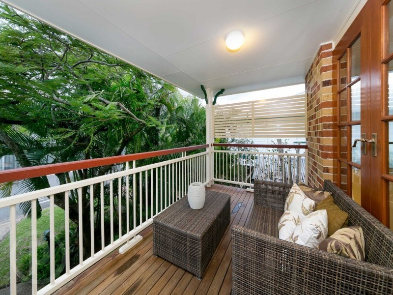 27 Churchill Street, Graceville QLD 4075