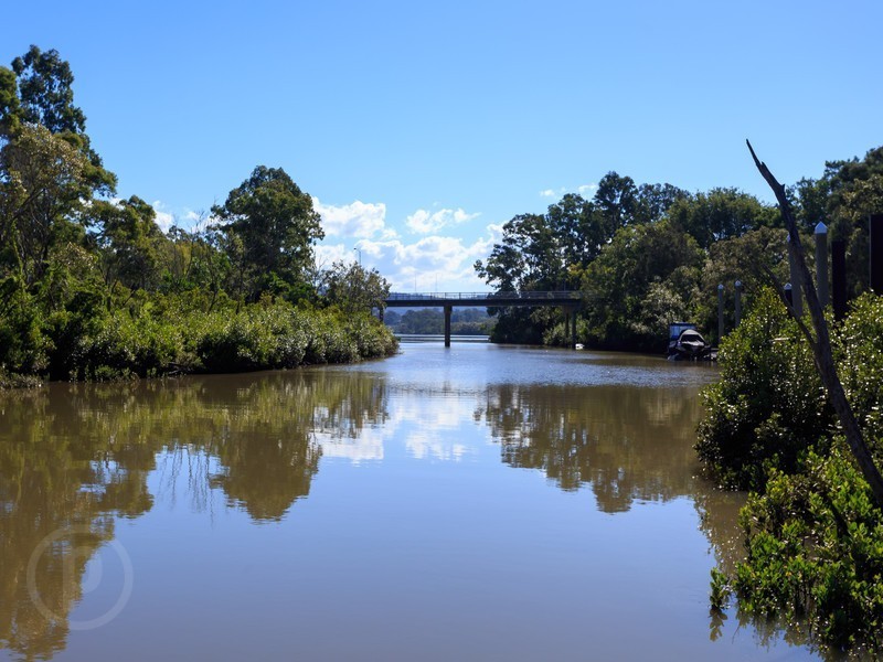 27 Vivian Street, Tennyson QLD 4105