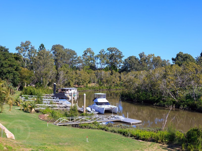 27 Vivian Street, Tennyson QLD 4105