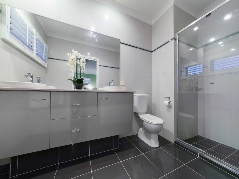 52 Long Street West, Graceville QLD 4075