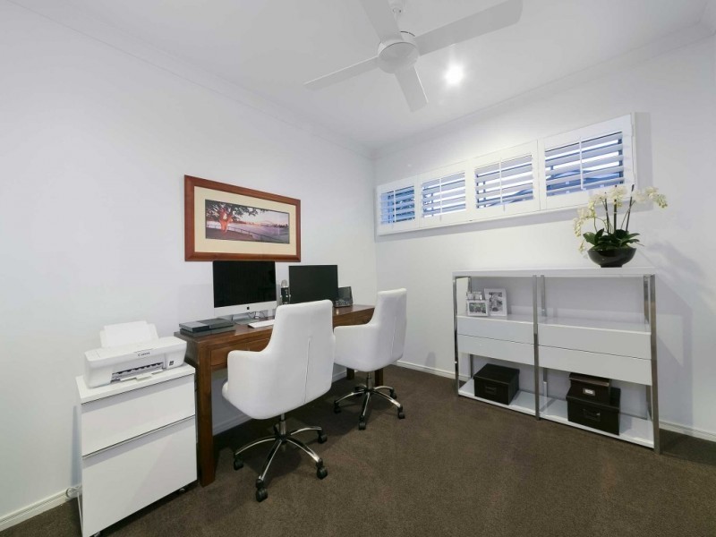 52 Long Street West, Graceville QLD 4075