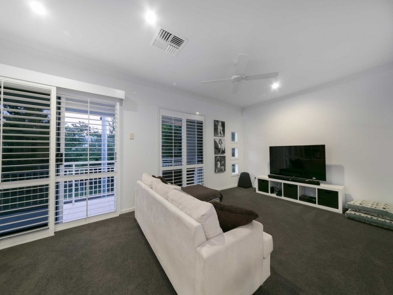 52 Long Street West, Graceville QLD 4075