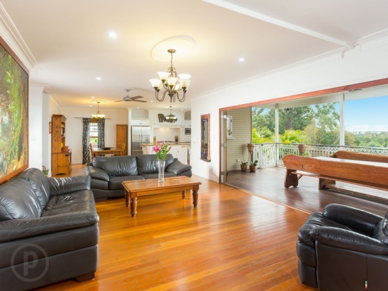 32 Erinvale Street, Corinda QLD 4075