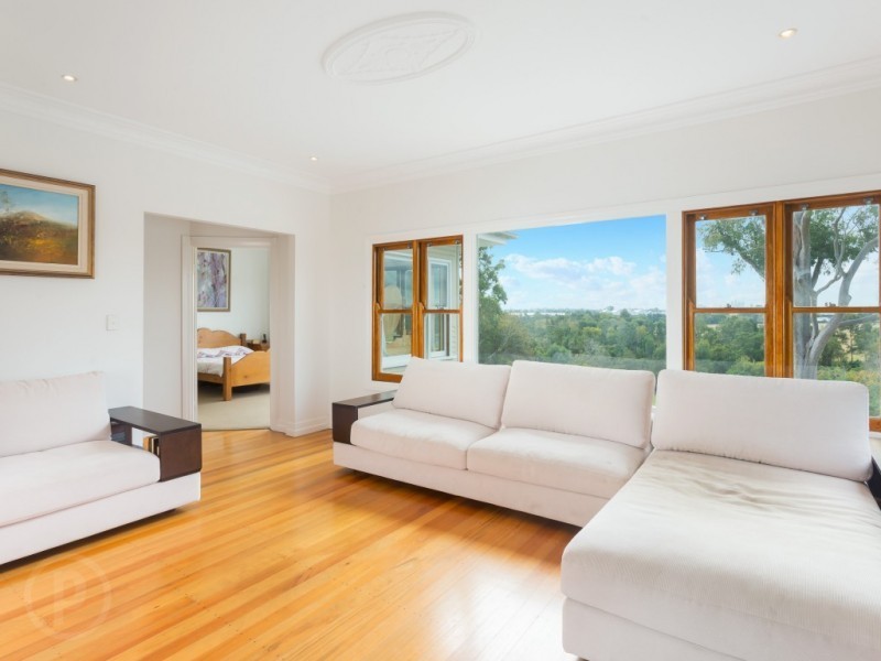 32 Erinvale Street, Corinda QLD 4075