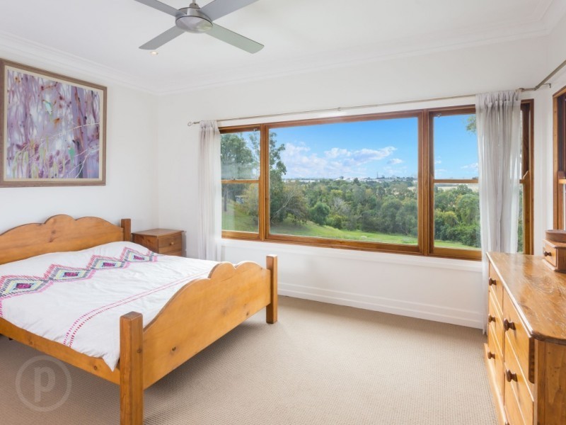 32 Erinvale Street, Corinda QLD 4075