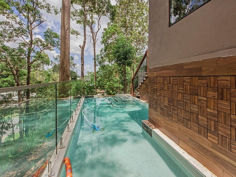 33 Tamarix Street, Chapel Hill QLD 4069