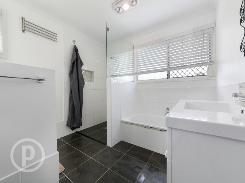 5 Skinner Crescent, Silkstone QLD 4304