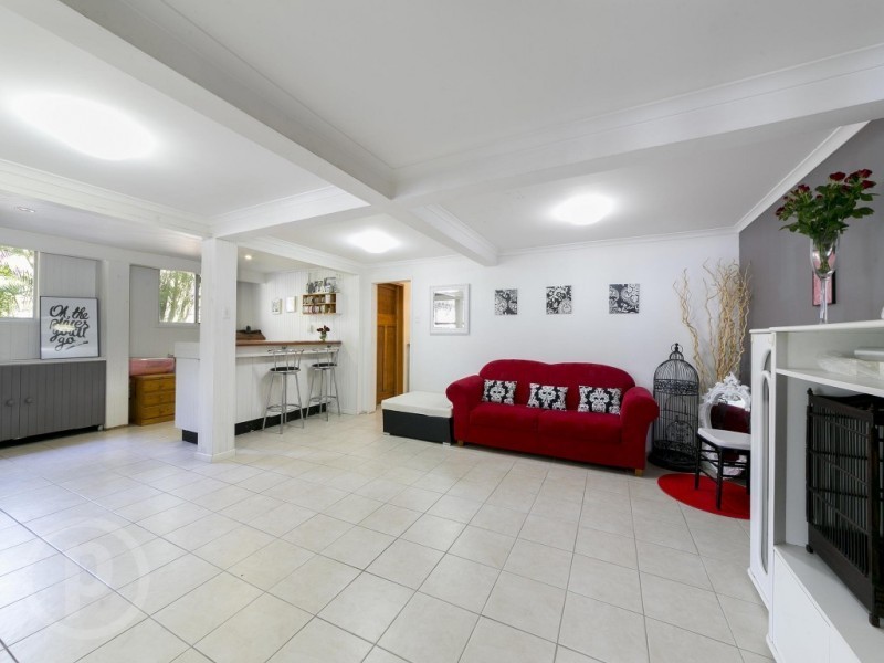 734 Moggill Road, Chapel Hill QLD 4069