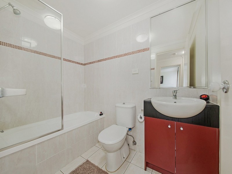 2/65 Lytton Road, Bulimba QLD 4171