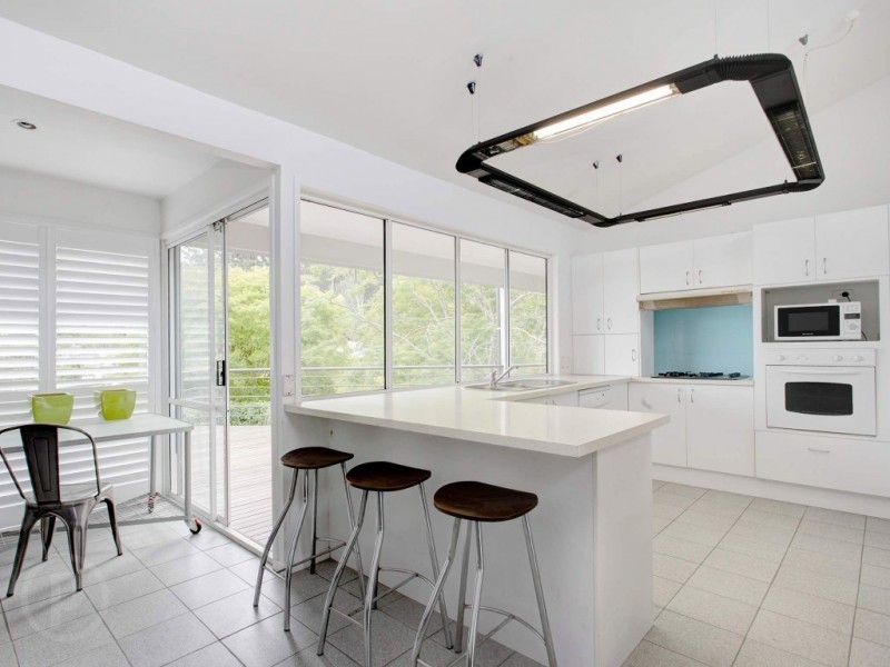 10 Pontefract Street, Chapel Hill QLD 4069