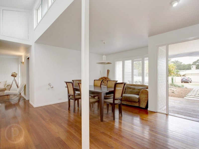 10 Pontefract Street, Chapel Hill QLD 4069