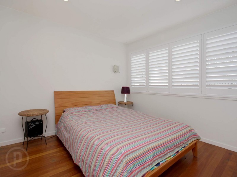 10 Pontefract Street, Chapel Hill QLD 4069