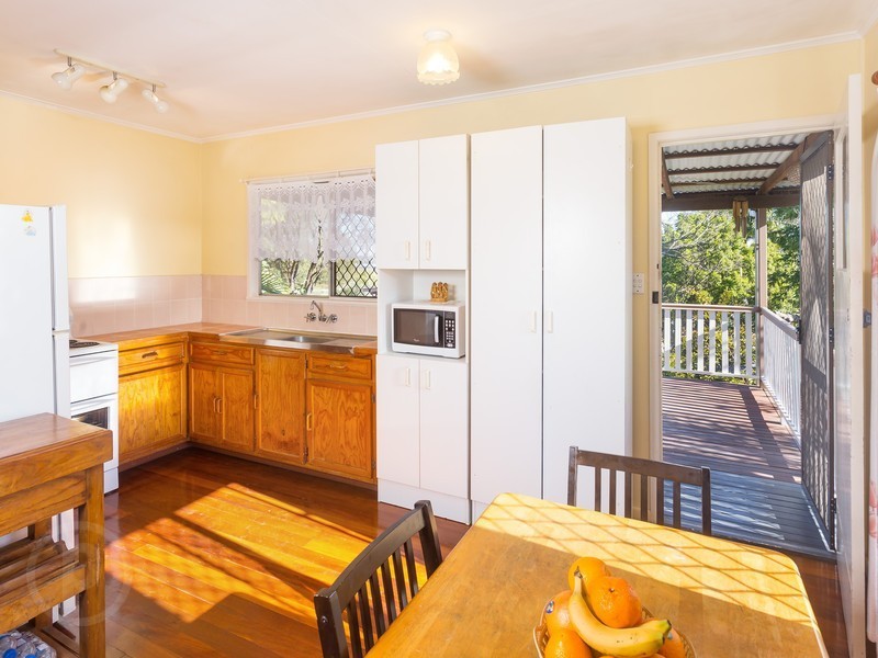 222 Seventeen Mile Rocks Road, Oxley QLD 4075