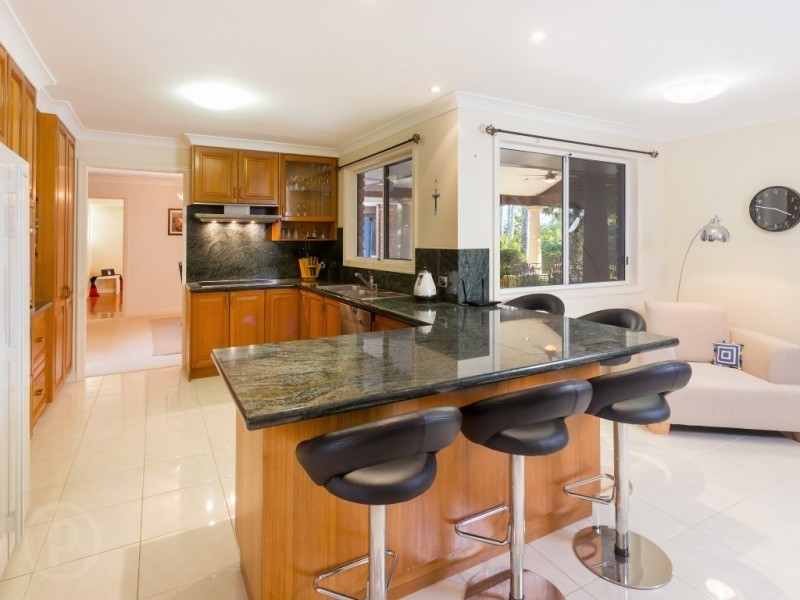 2 McKellar Court, Mount Ommaney QLD 4074