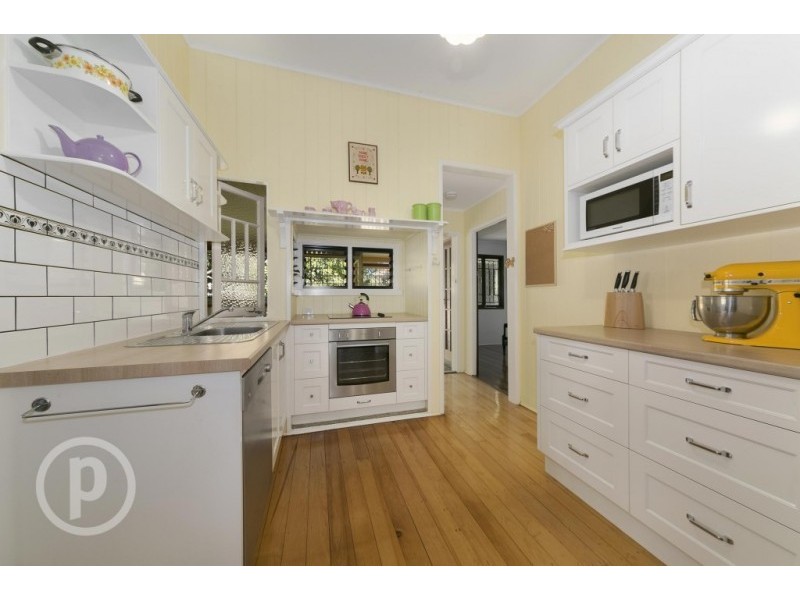 561 Honour Avenue, Sherwood QLD 4075