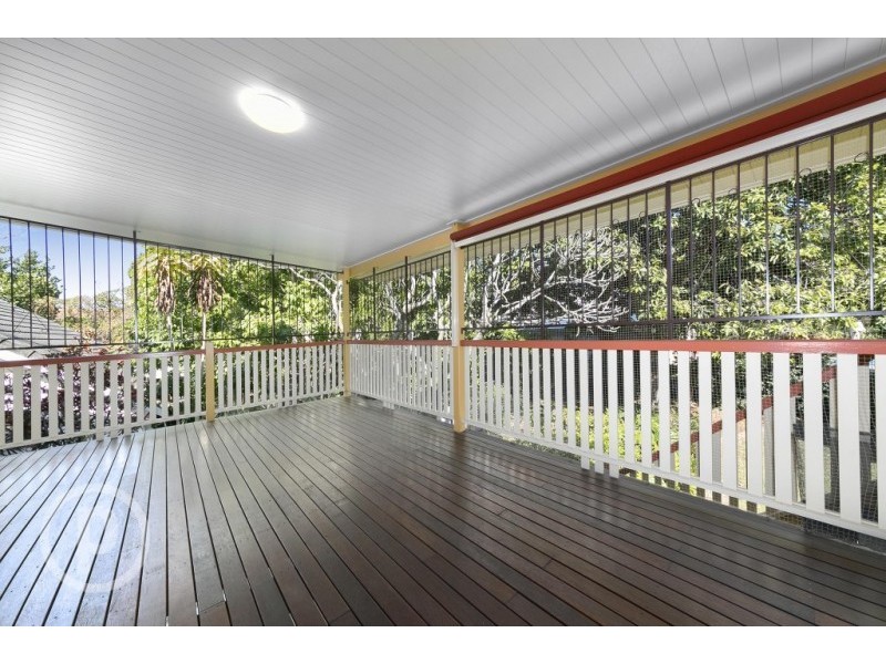 561 Honour Avenue, Sherwood QLD 4075