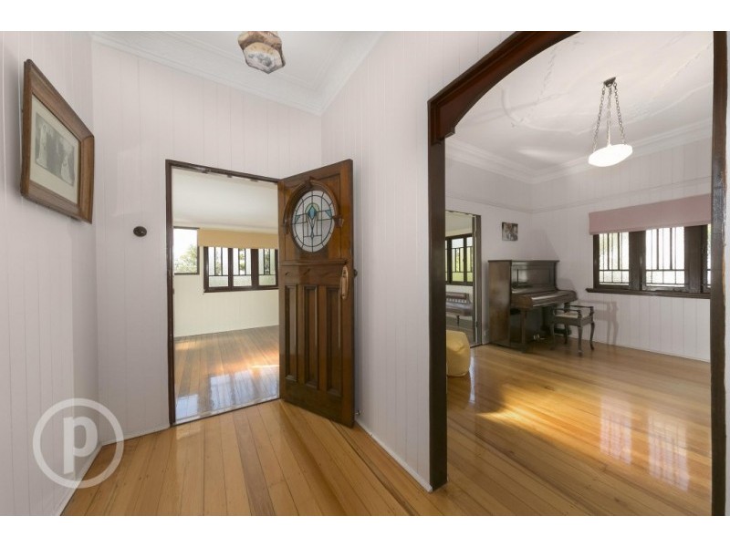 561 Honour Avenue, Sherwood QLD 4075