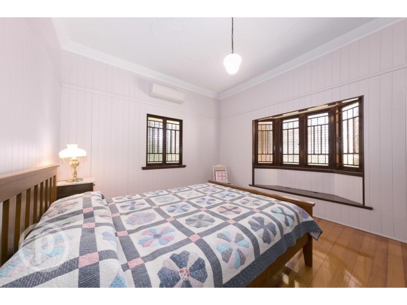 561 Honour Avenue, Sherwood QLD 4075