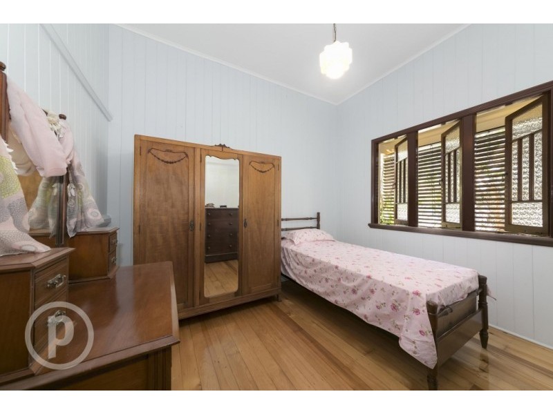 561 Honour Avenue, Sherwood QLD 4075