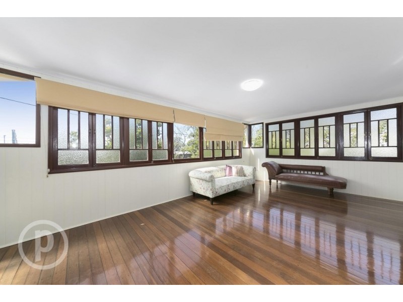 561 Honour Avenue, Sherwood QLD 4075