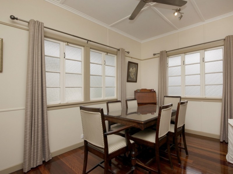 2 Hodge Street, Corinda QLD 4075