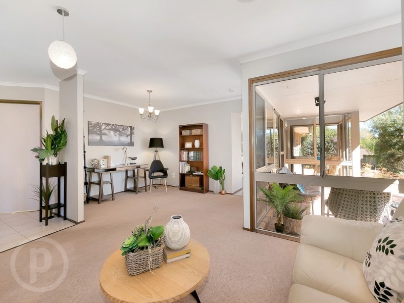 7 St Amand Street, Sinnamon Park QLD 4073