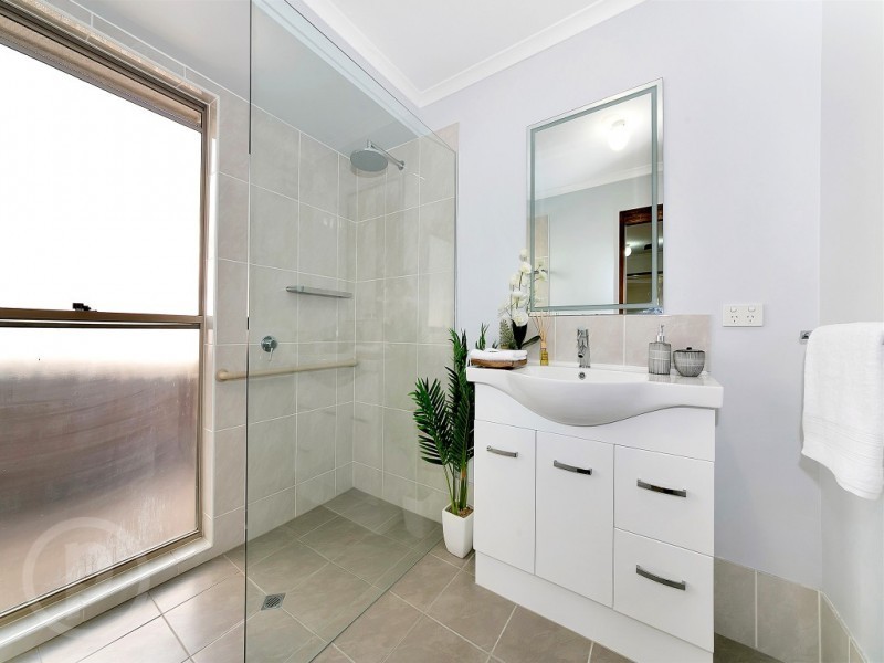 7 St Amand Street, Sinnamon Park QLD 4073
