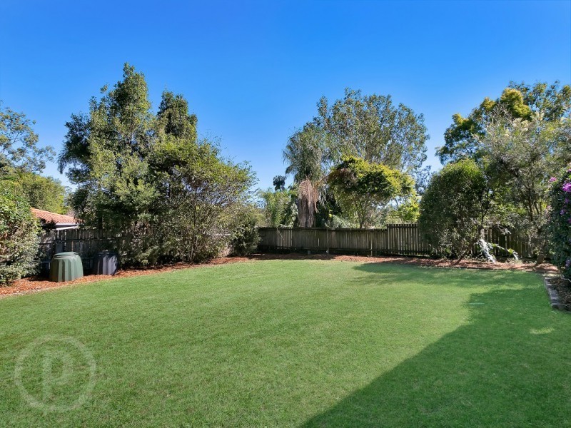 7 St Amand Street, Sinnamon Park QLD 4073