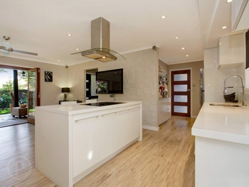 1 Skirmish Street, Seventeen Mile Rocks QLD 4073