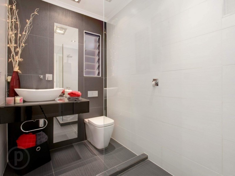 1 Skirmish Street, Seventeen Mile Rocks QLD 4073
