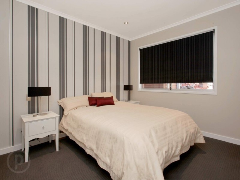 1 Skirmish Street, Seventeen Mile Rocks QLD 4073