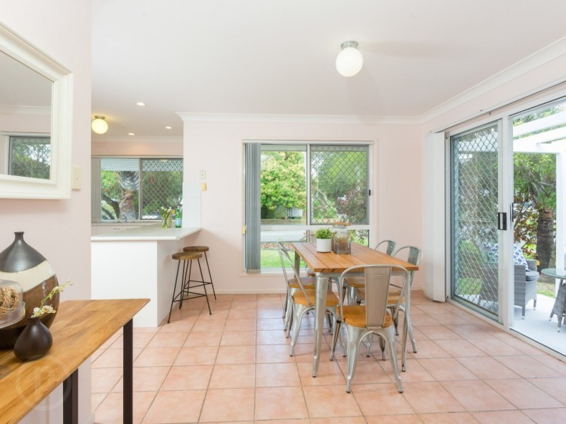 75 Lancelot Street, Tennyson QLD 4105