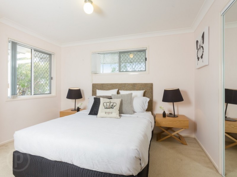 75 Lancelot Street, Tennyson QLD 4105