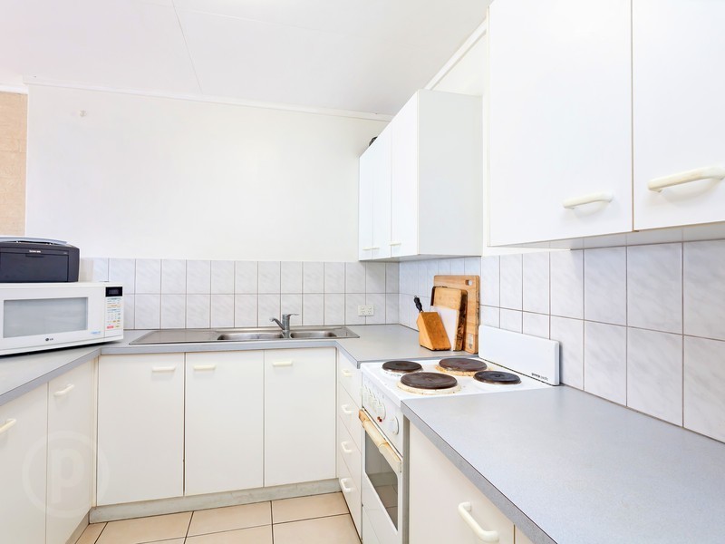 8/104 Gailey Road, St Lucia QLD 4067