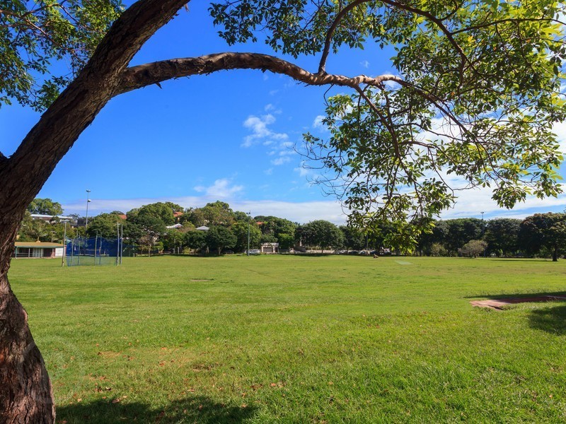 8/104 Gailey Road, St Lucia QLD 4067