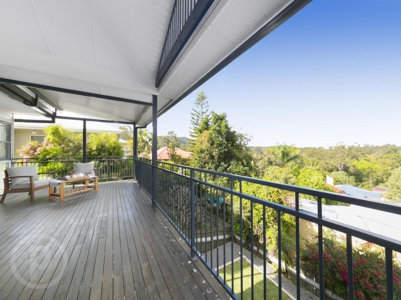 27 Hakea Crescent, Chapel Hill QLD 4069