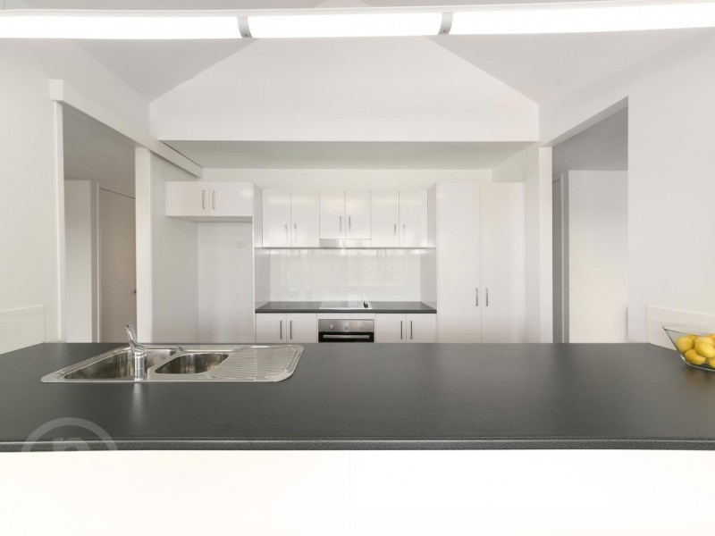 27 Hakea Crescent, Chapel Hill QLD 4069