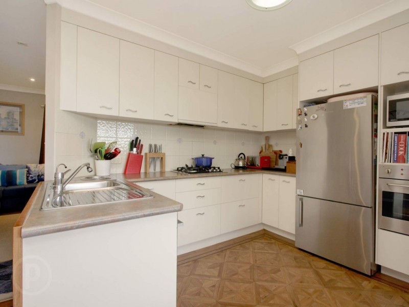 19 Kew Road, Graceville QLD 4075