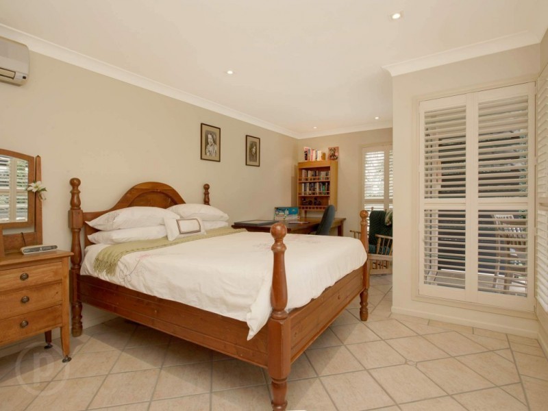 19 Kew Road, Graceville QLD 4075