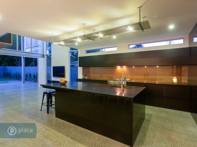 41 Camelot Street, Tennyson QLD 4105