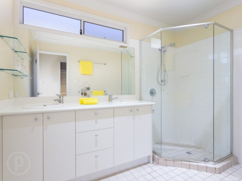 43 Hepworth Street, Chapel Hill QLD 4069